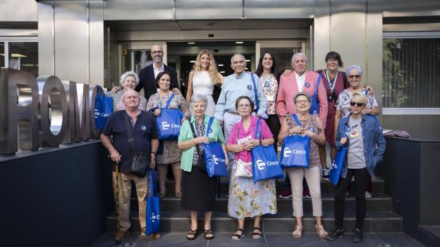 Los usuarios, responsables y acompañantes del Servicio de Apoyo a Domicilio del Ayuntamiento de Madrid.