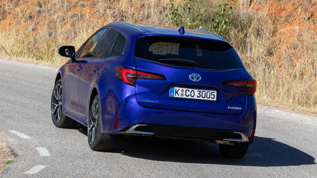 El motor térmico del Toyota Corolla trabaja con menos esfuerzo gracias al apoyo del motor eléctrico.