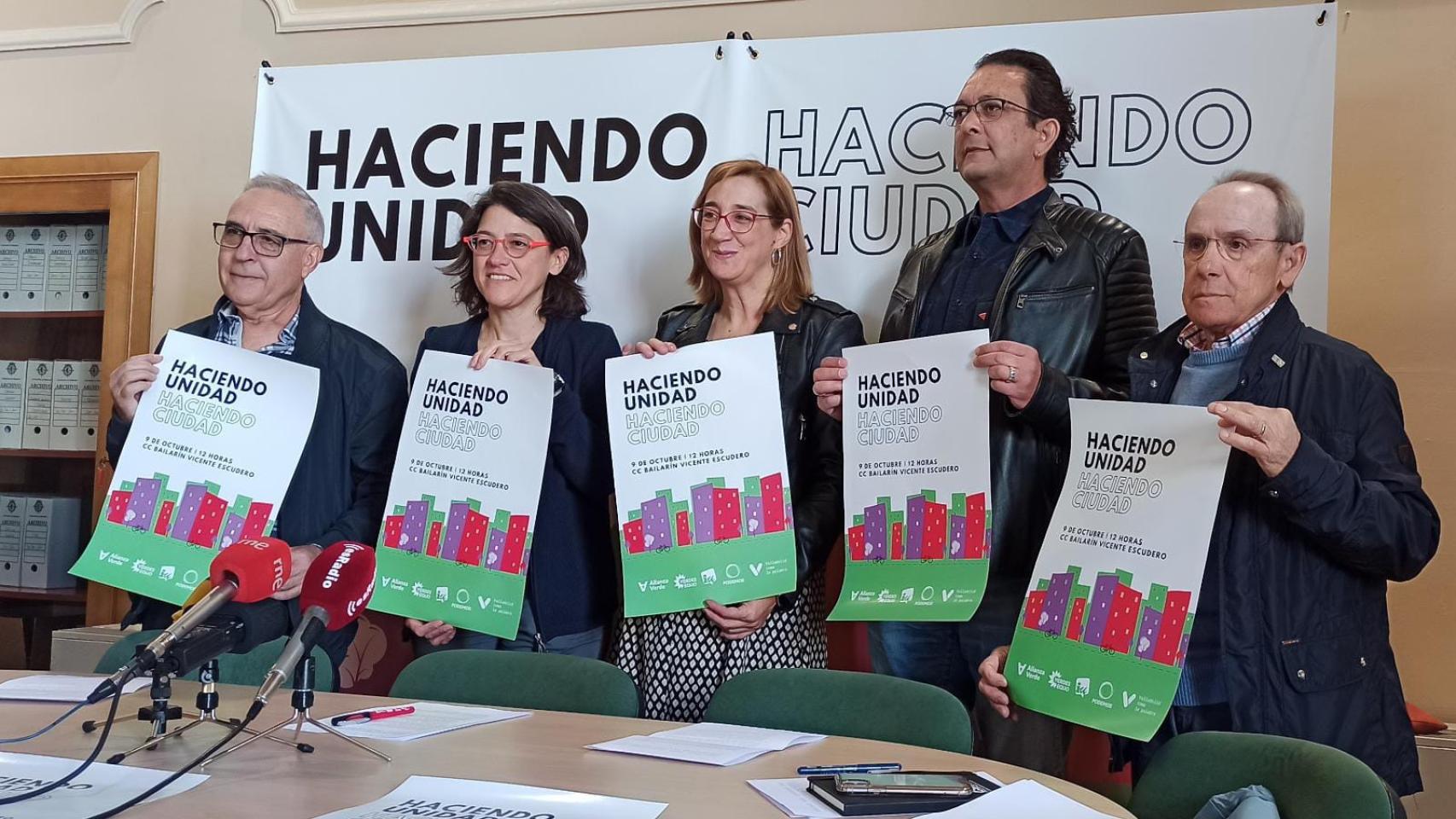 Los representantes de Equo, Izquierda Unida, VTLP, Podemos y Alianza Verde, durante la rueda de prensa de este viernes.
