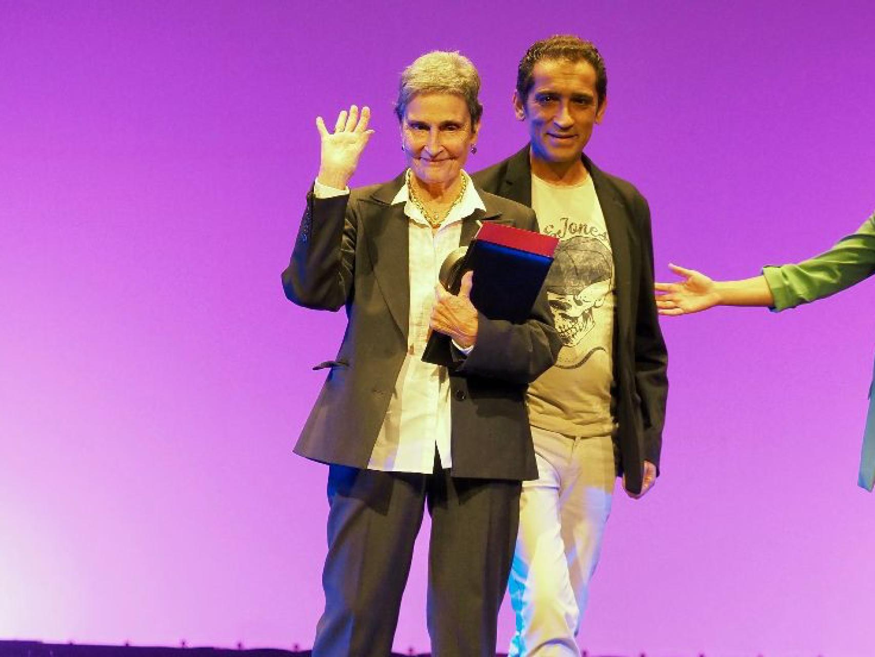 María Calleja recoge el Premio Diálogo de la Fundación Jesús Pereda.
