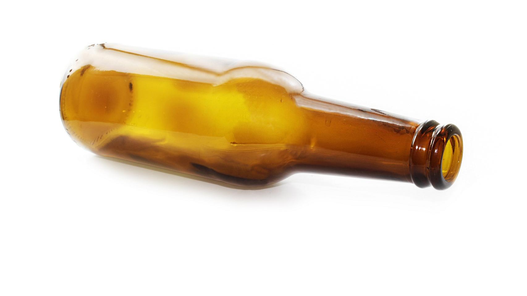 Botellín de cerveza vacío.