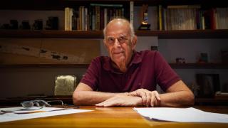 El arquitecto José Seguí, en su despacho.