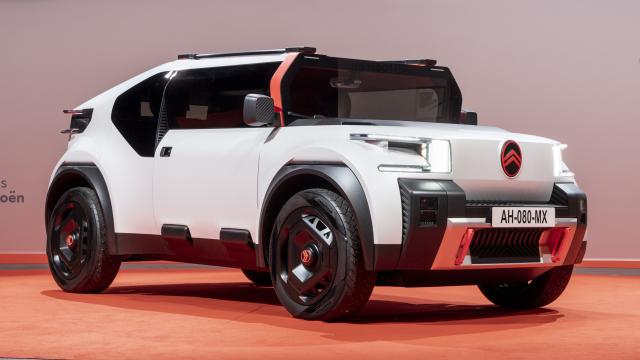 El Citroën Oli tiene un diseño original y en el frontal integra el nuevo logo de la marca.