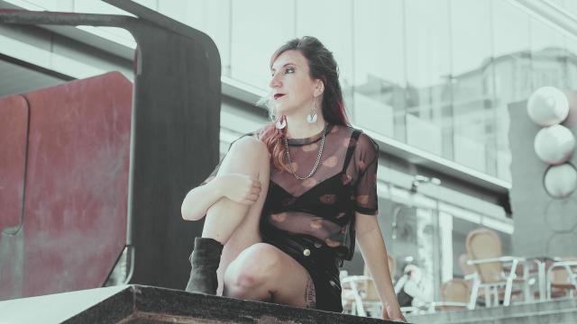 María Velasco, dramaturga.