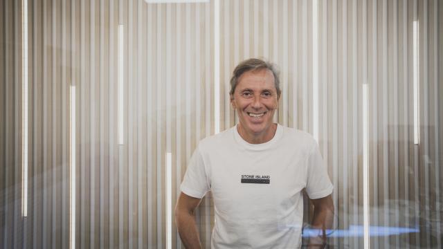 Paco González en los estudios de COPE.