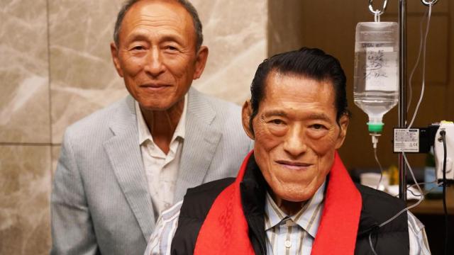 Antonio Inoki, a la derecha.