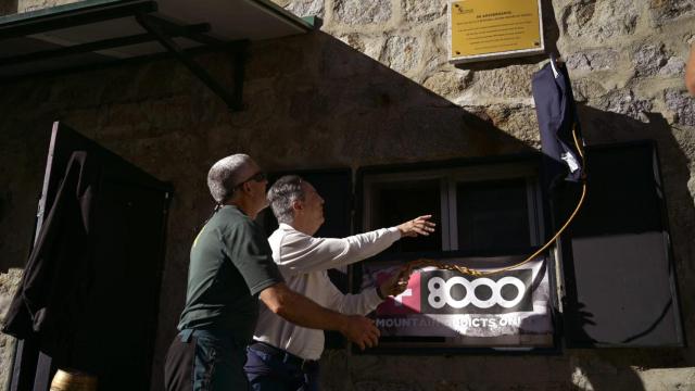 El refugio de la Laguna Grande de Gredos celebra sus 50 años con una expedición
