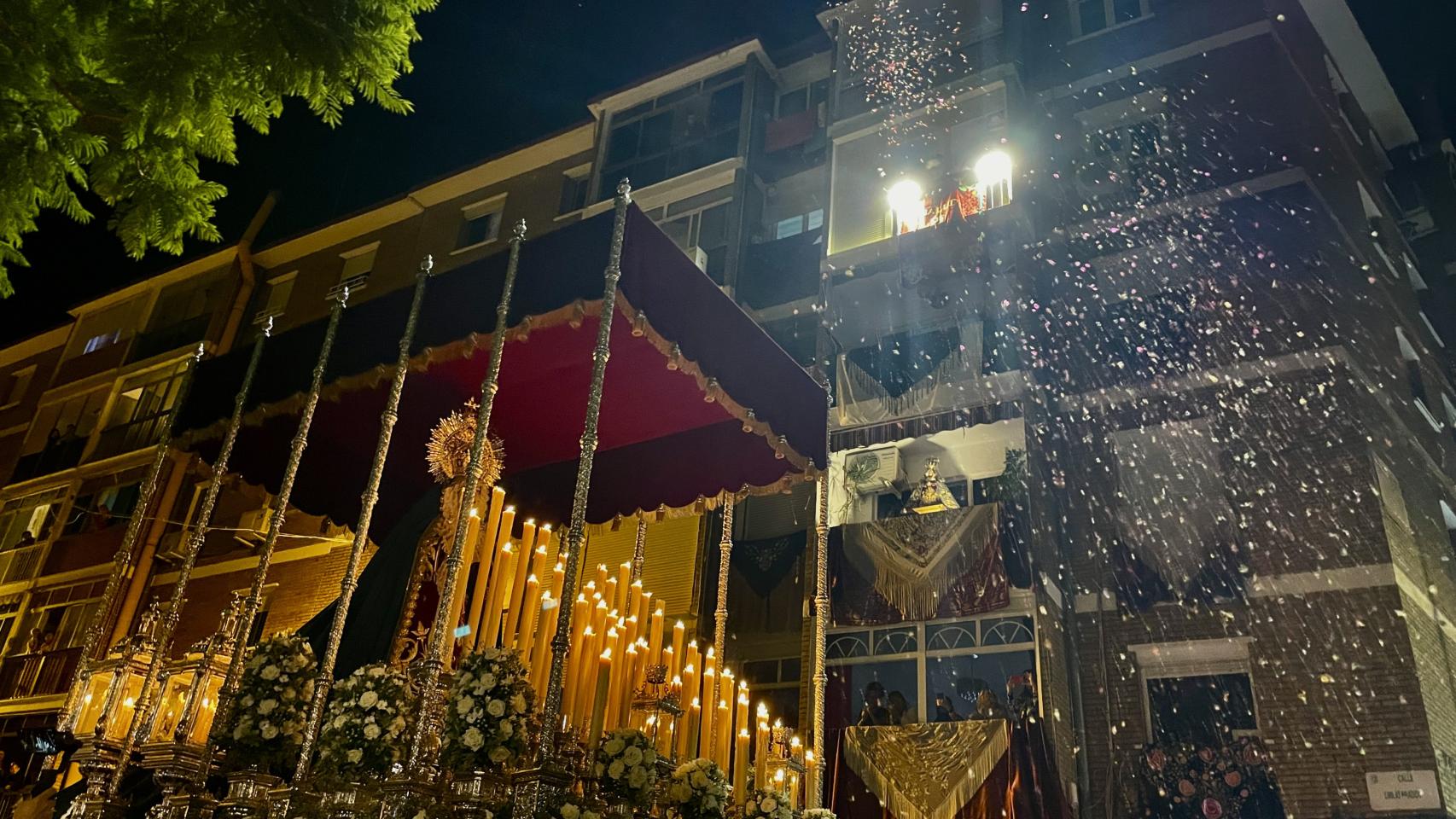 Imágenes | Mediadora se despide por todo lo alto de Las Delicias, su barrio