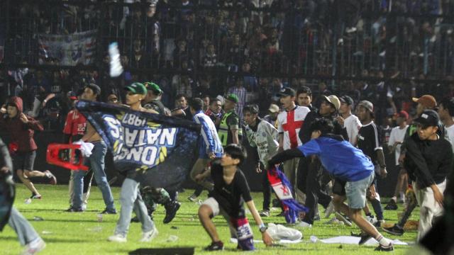Tragedia en un partido de fútbol en Indonesia
