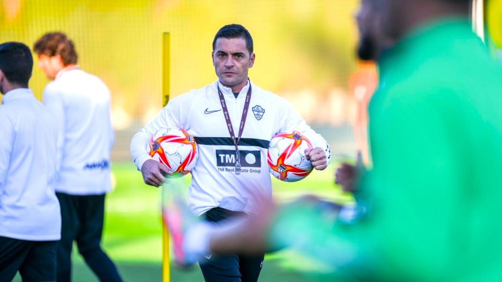 El ya exentrenador del Elche Francisco, en su presentación en el club.