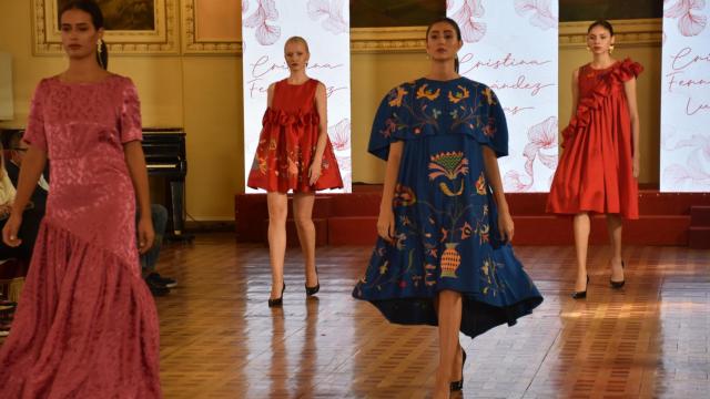 Desfile con los diseñadores participantes en el showroom de Seminci