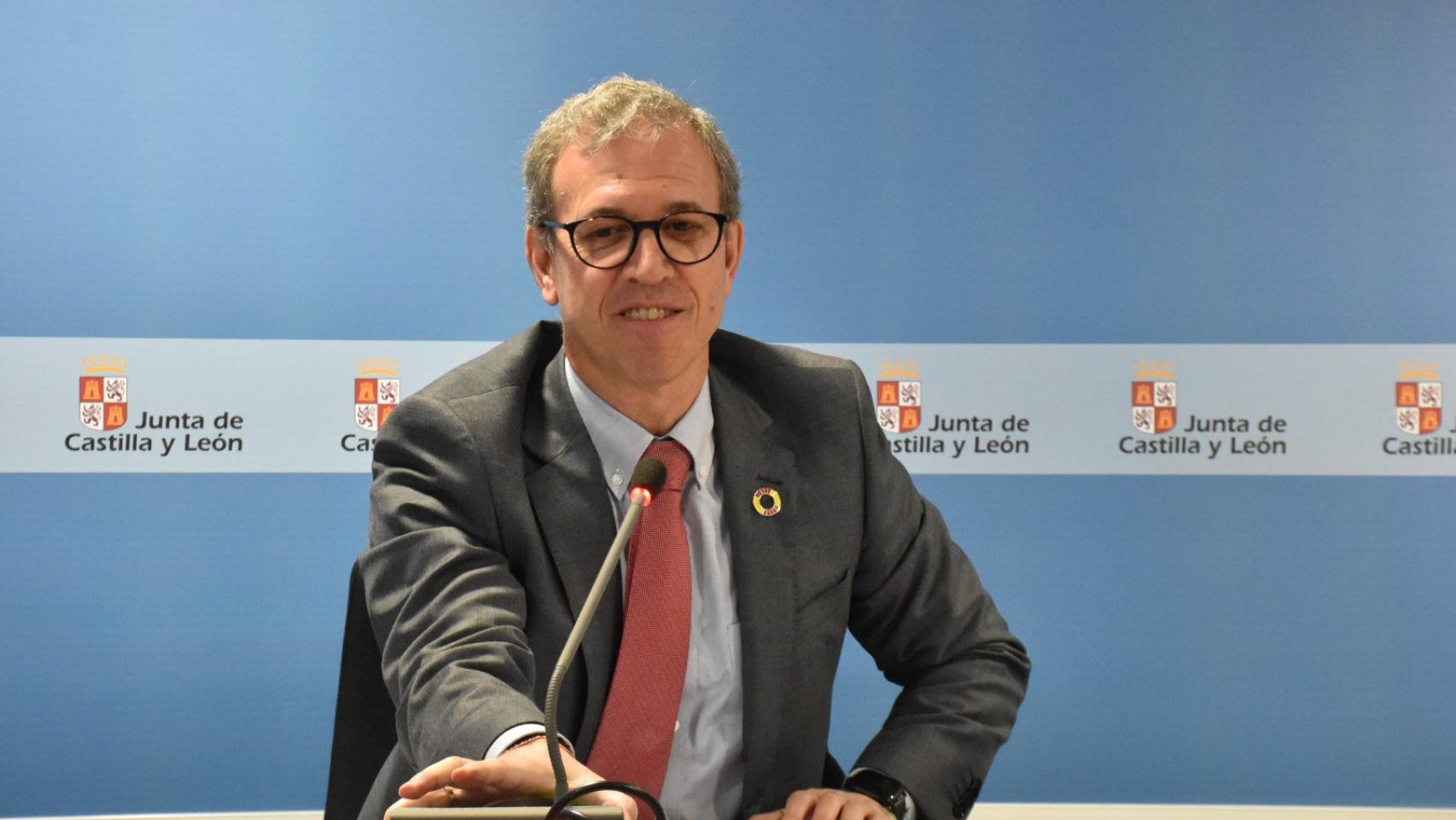 Mariano Veganzones durante la rueda de prensa para analizar los datos del paro