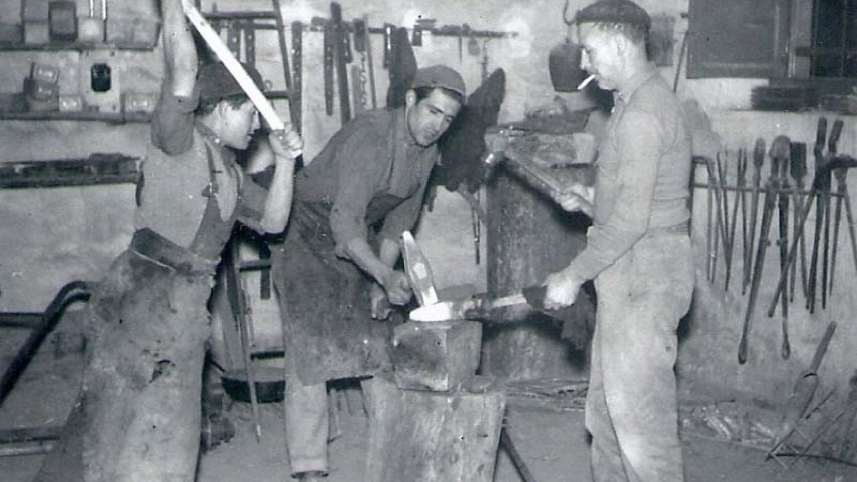 Una fragua de antaño, cuando se aguzaba la reja