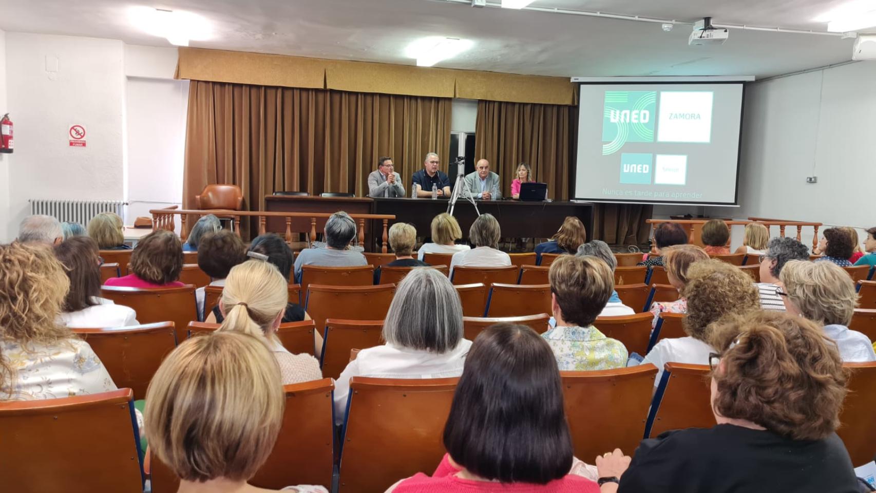 Inicio de curso de la UNED Sénior