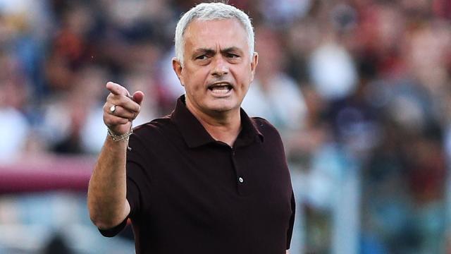 José Mourinho, en un partido de la AS Roma de la temporada 2022/2023