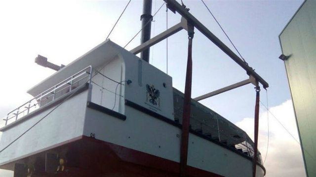 Barco de la Diputación de Toledo varado en Galicia desde 2015.