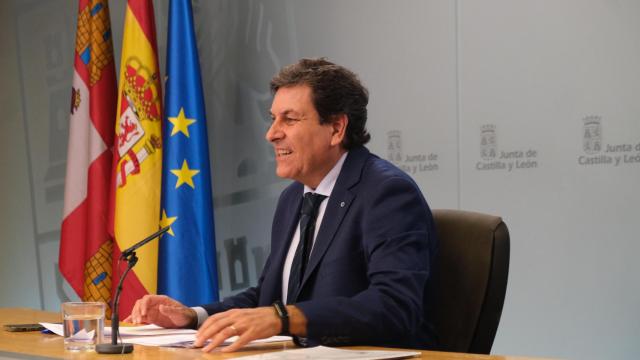 El portavoz de la Junta, Carlos Fernández Carriedo, durante la rueda de prensa