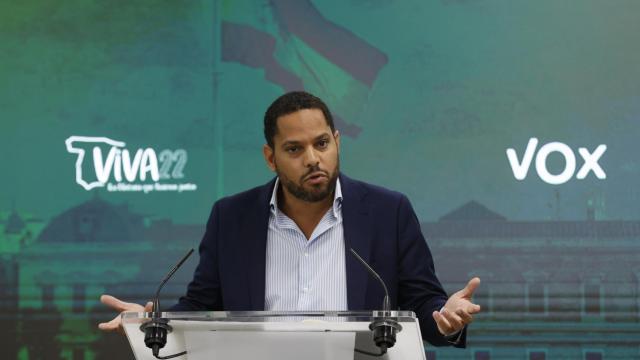 El secretario general de Vox, Ignacio Garriga, en la sede del partido.