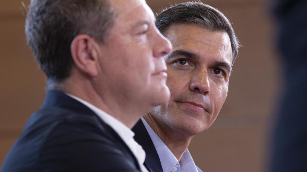 Emiliano García Page, presidente de Castilla-La Mancha, en un acto con Pedro Sánchez, presidente del Gobierno, en 2022.