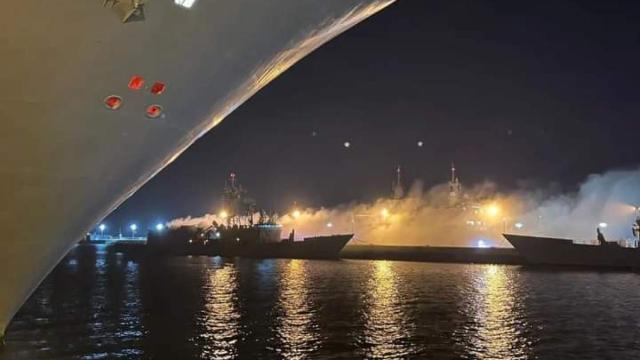 La fragata 'Santa María' sufre un incendio en la Base Naval de Rota (Cádiz)