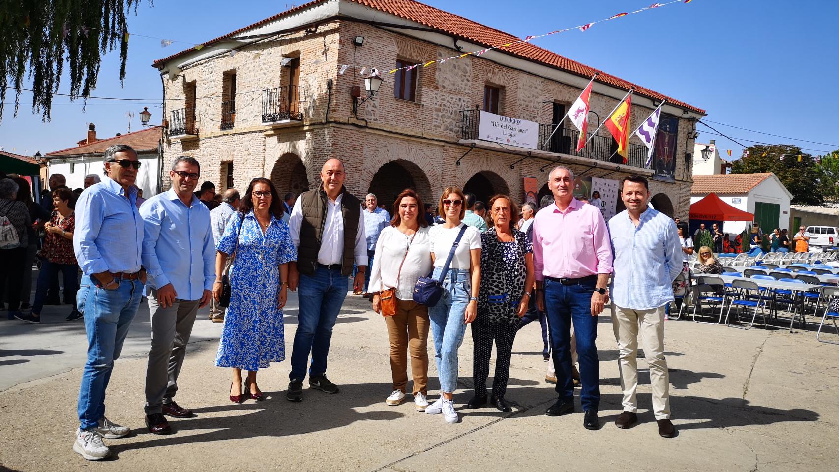 Representantes institucionales en la Fiesta del Garbanzo de Labajos