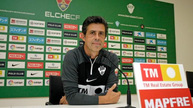 Alberto Gallego, en la presentación de la rueda de prensa del Elche.