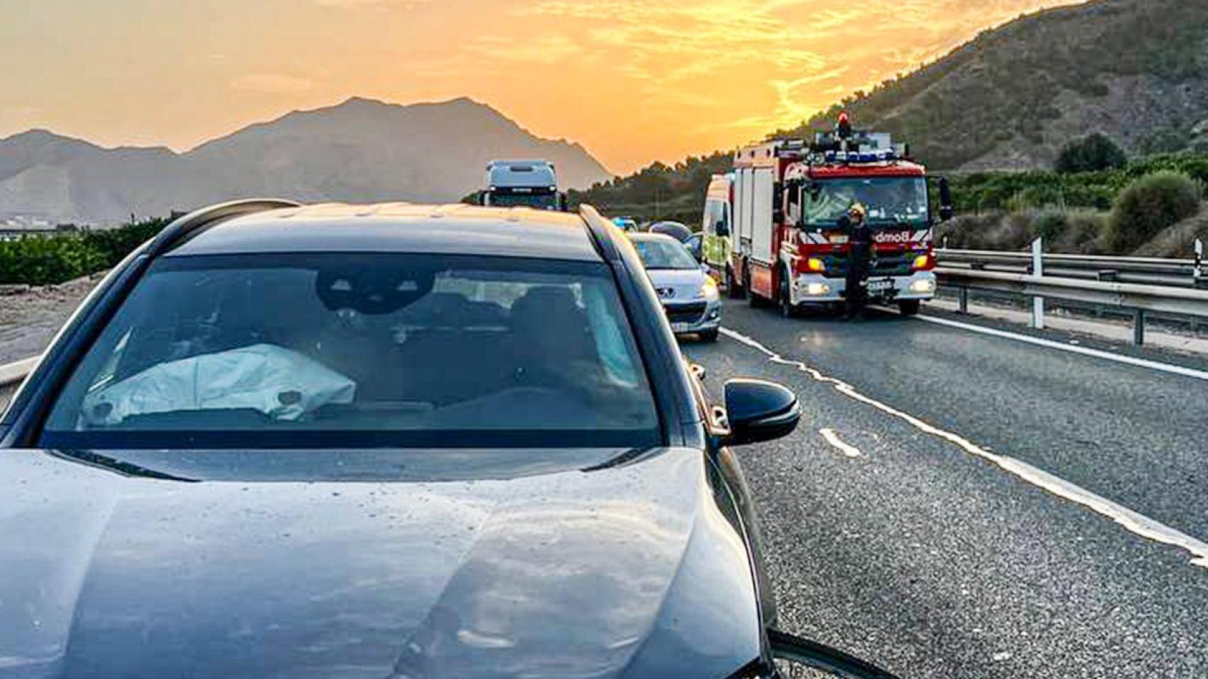 Uno de los vehículos afectados en los tres accidentes ocurridos este sábado en la Vega Baja.