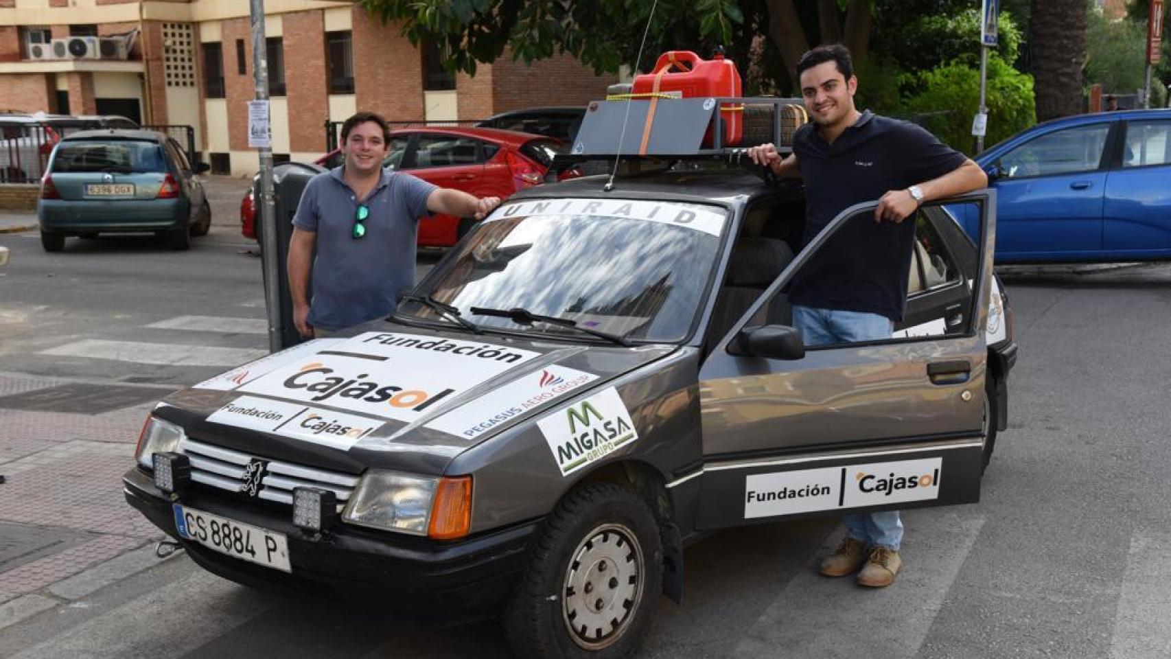 Alejandro y Juan, antes de poner rumbo a Marruecos.