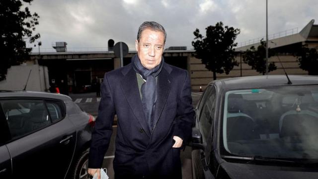 Eduardo Zaplana acude al juzgado de guardia tras quedar en libertad provisional.