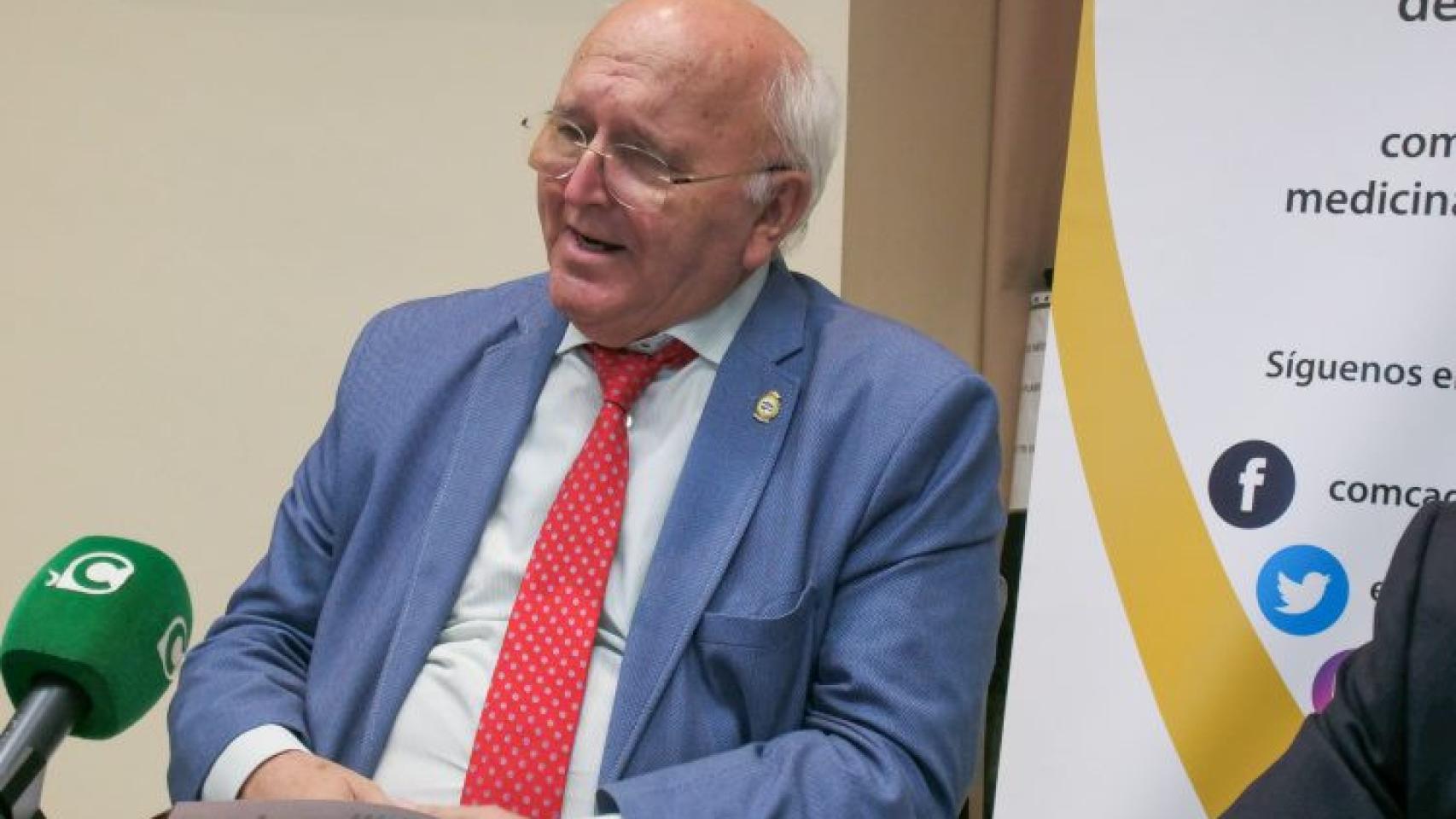 Antonio Aguado en una imagen de un acto del Consejo Andaluz de Colegios de Médicos.