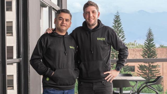 Dos de sus fundadores de Vozy: Humberto Pertuz y Alejandro López.