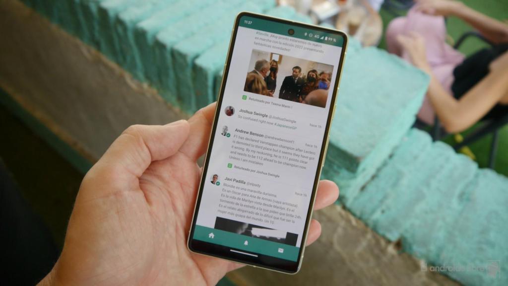 Móvil Android con X abierto