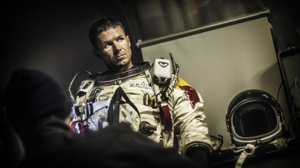 Felix Baumgartner durante la preparación para el salto