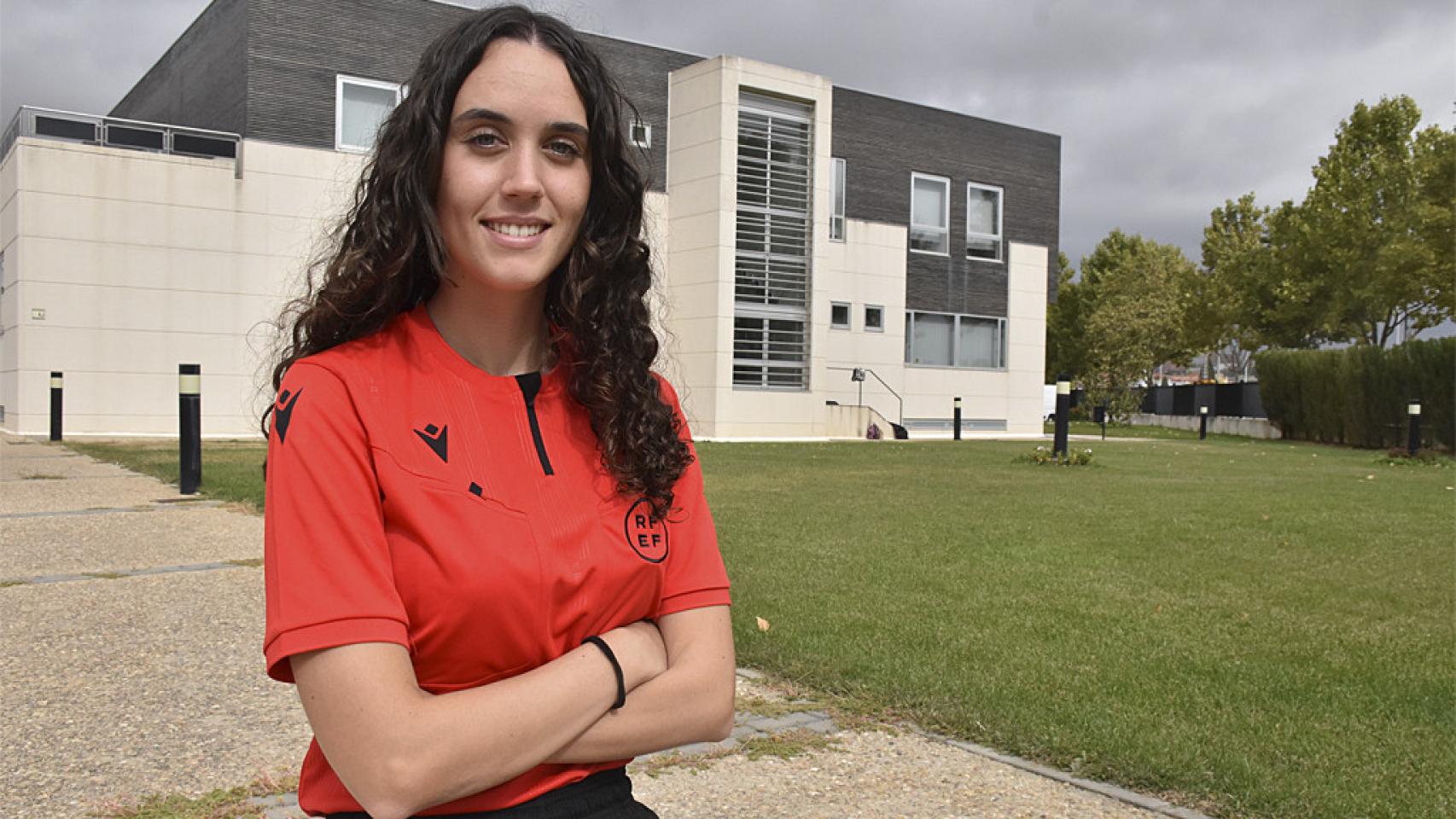 Paula López atiende a EL ESPAÑOL de Castilla y León