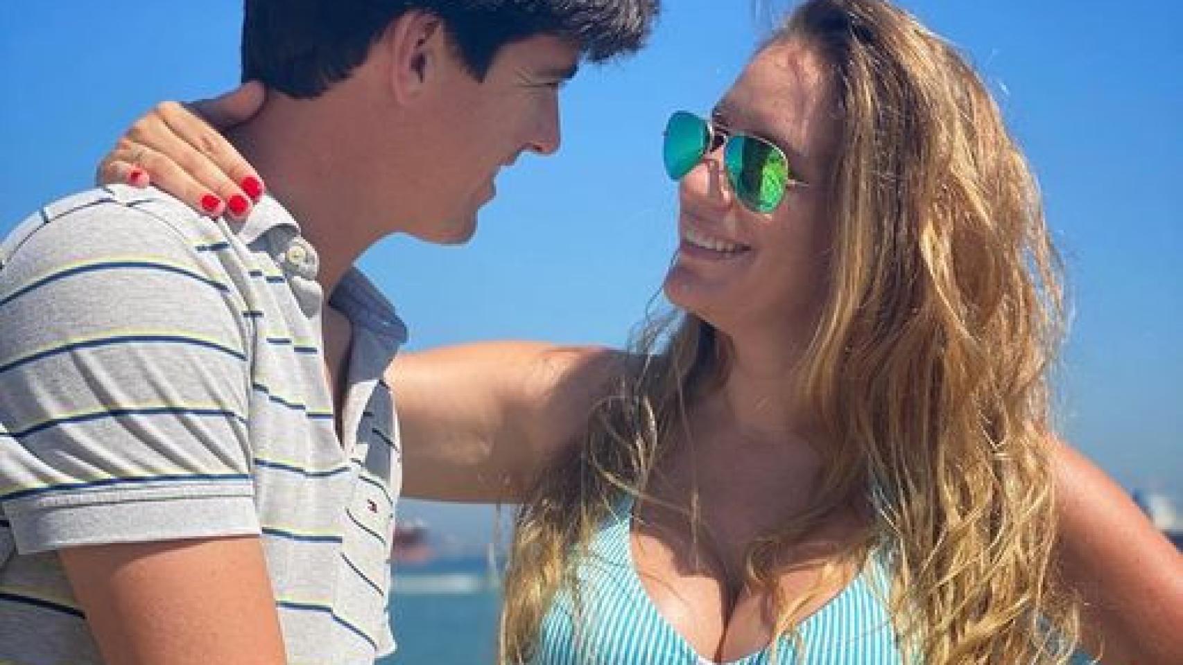 Imágenes del día: la cantante María Toledo celebra su aniversario de boda a la espera de su primer hijo