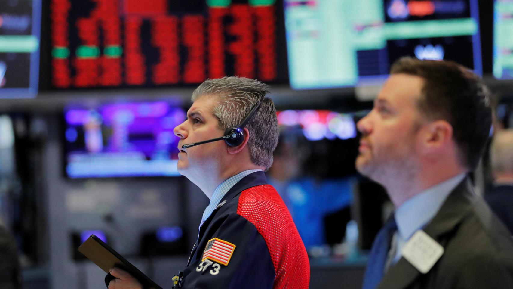 Operadores bursátiles en el parqué de Nueva York.