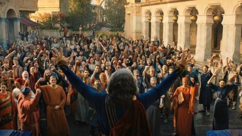 Parazhon acapara la atención de la gente en Númenor y sus intenciones no están claras en la serie.