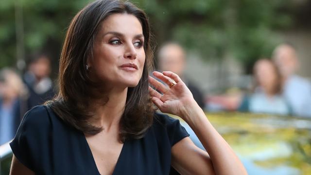 La reina Letizia a su llegada a la final del concurso de monólogos científicos FameLab en 2019.