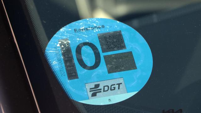 Los coches eléctricos se benefician de la etiqueta cero de la DGT.