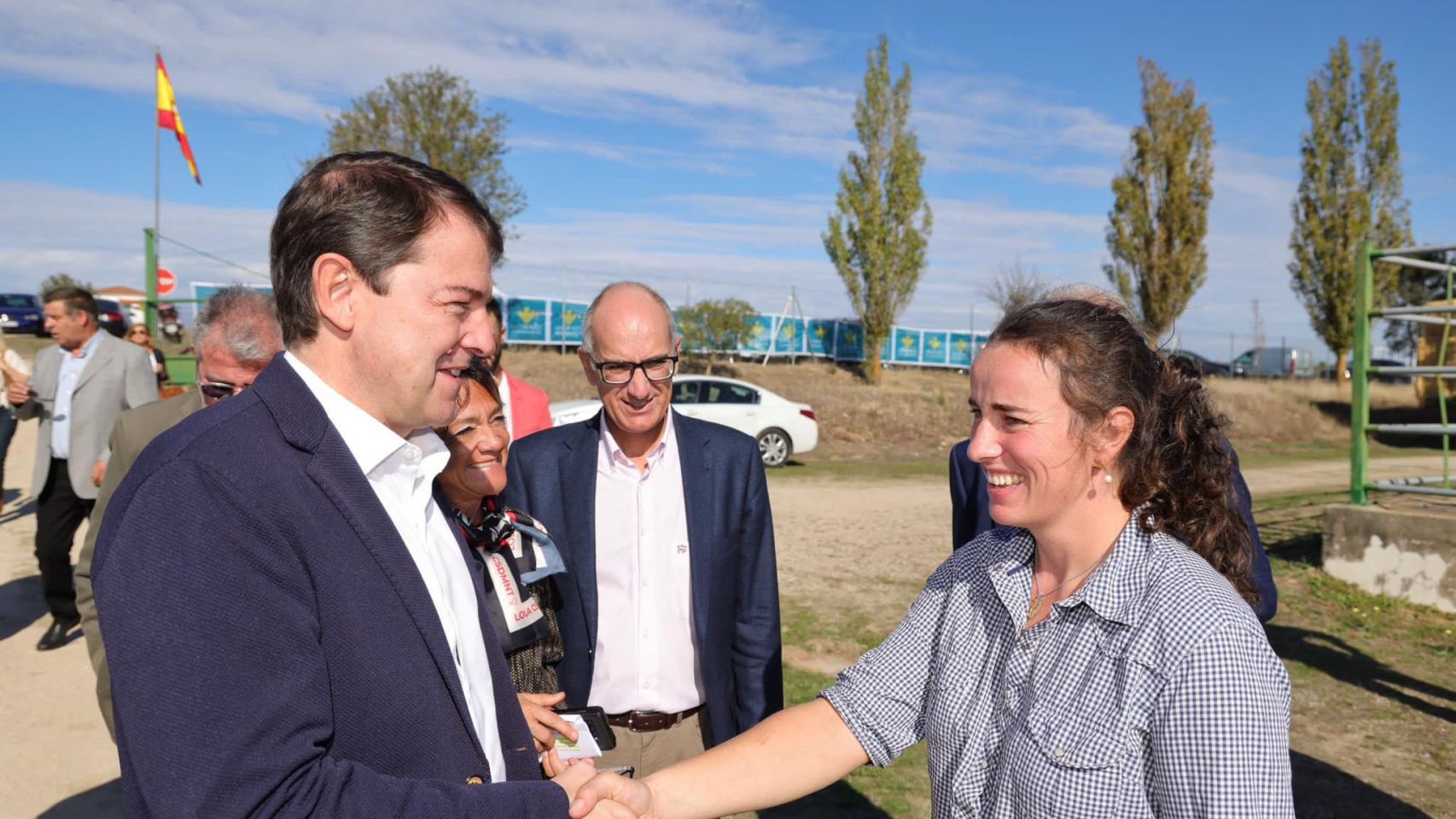 Mañueco en su visita a la 1º Semana Internacional de la carne en Vitigudino.