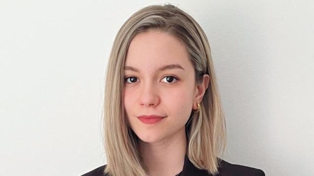 Raquel consiguió trabajo antes de acabar la carrera: “Ninguno de mi promoción está en paro”