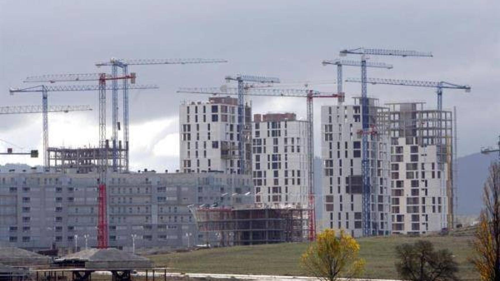 Promoción de viviendas en construcción, en imagen de archivo.