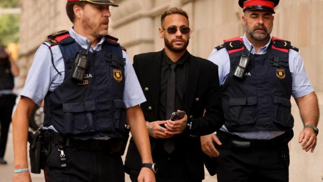 Neymar llegando a los juzgados.