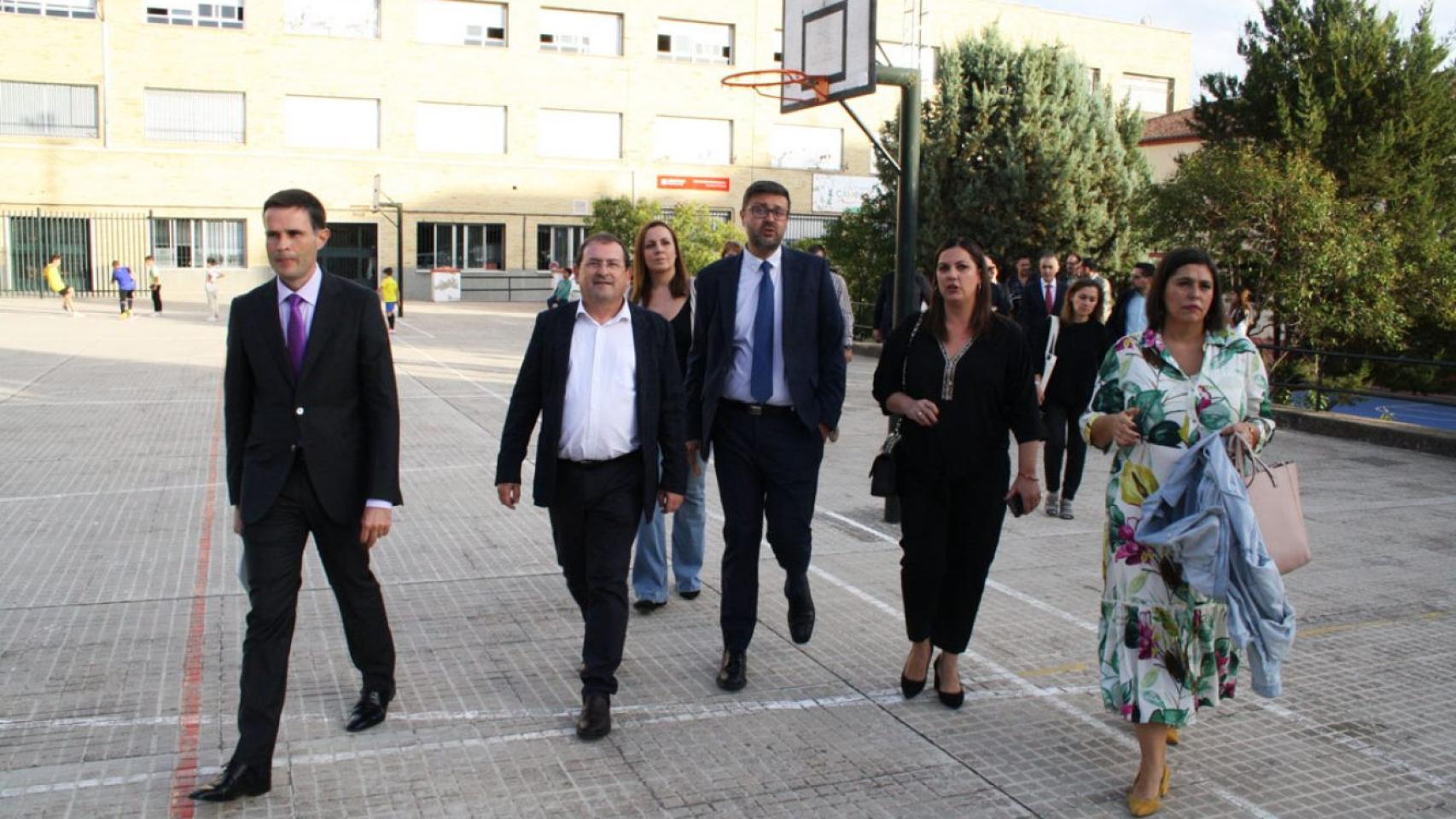 El alcalde de Puertollano, Adolfo Muñiz, ha visitado el colegio