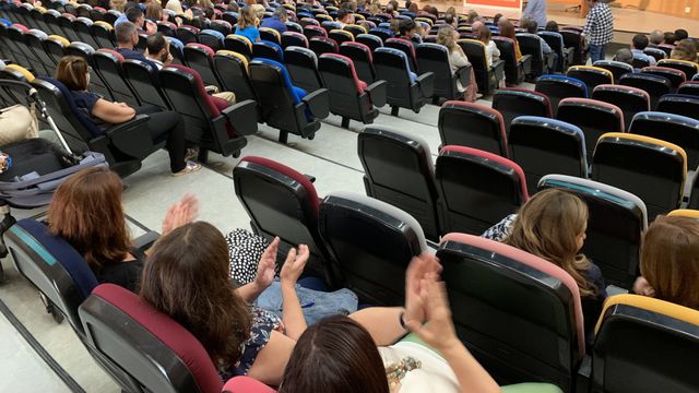 Un momento del acto con los funcionarios este martes.