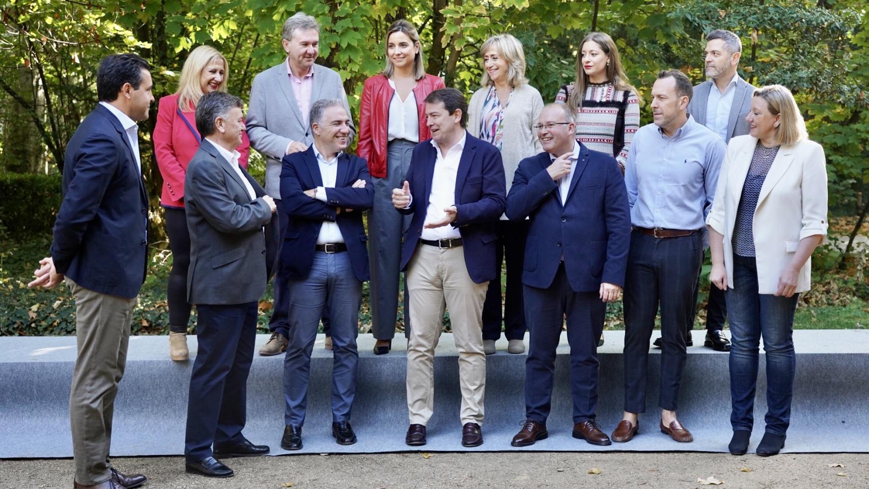 Comité de dirección del PPCyL con el coordinador general del Partido Popular, Elías Bendodo, y el vicesecretario general de Organización del PP, Miguel Tellado
