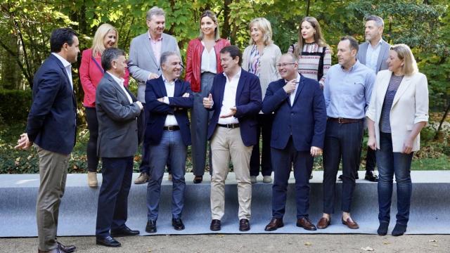 Comité de dirección del PPCyL con el coordinador general del Partido Popular, Elías Bendodo, y el vicesecretario general de Organización del PP, Miguel Tellado