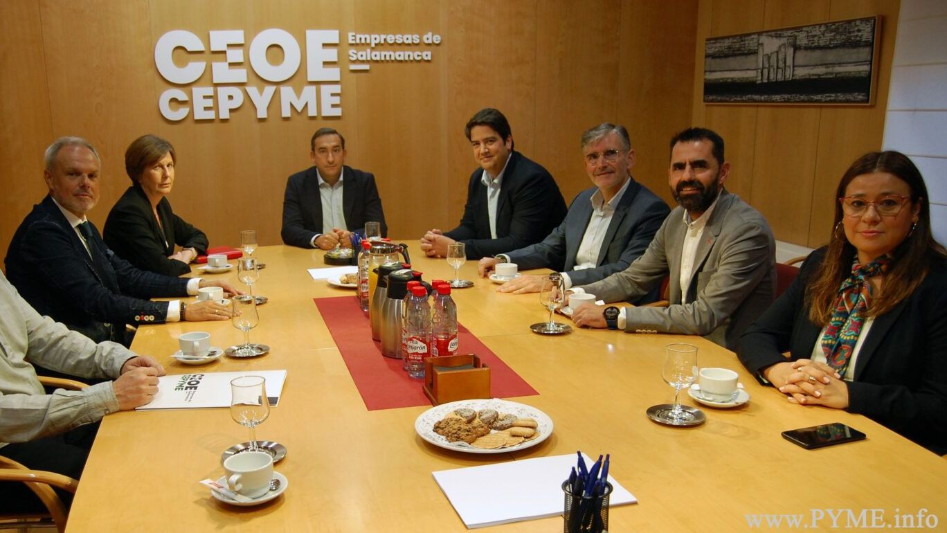 Los empresarios de automoviles de Salamanca, en la reunión con Eloy Ruiz