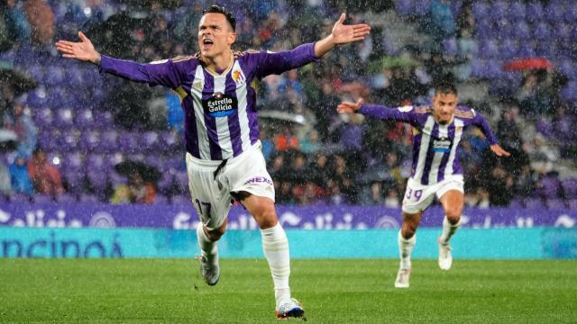 Roque Mesa, celebrando un gol del Valladolid en Zorrilla en La Liga 2022/2023