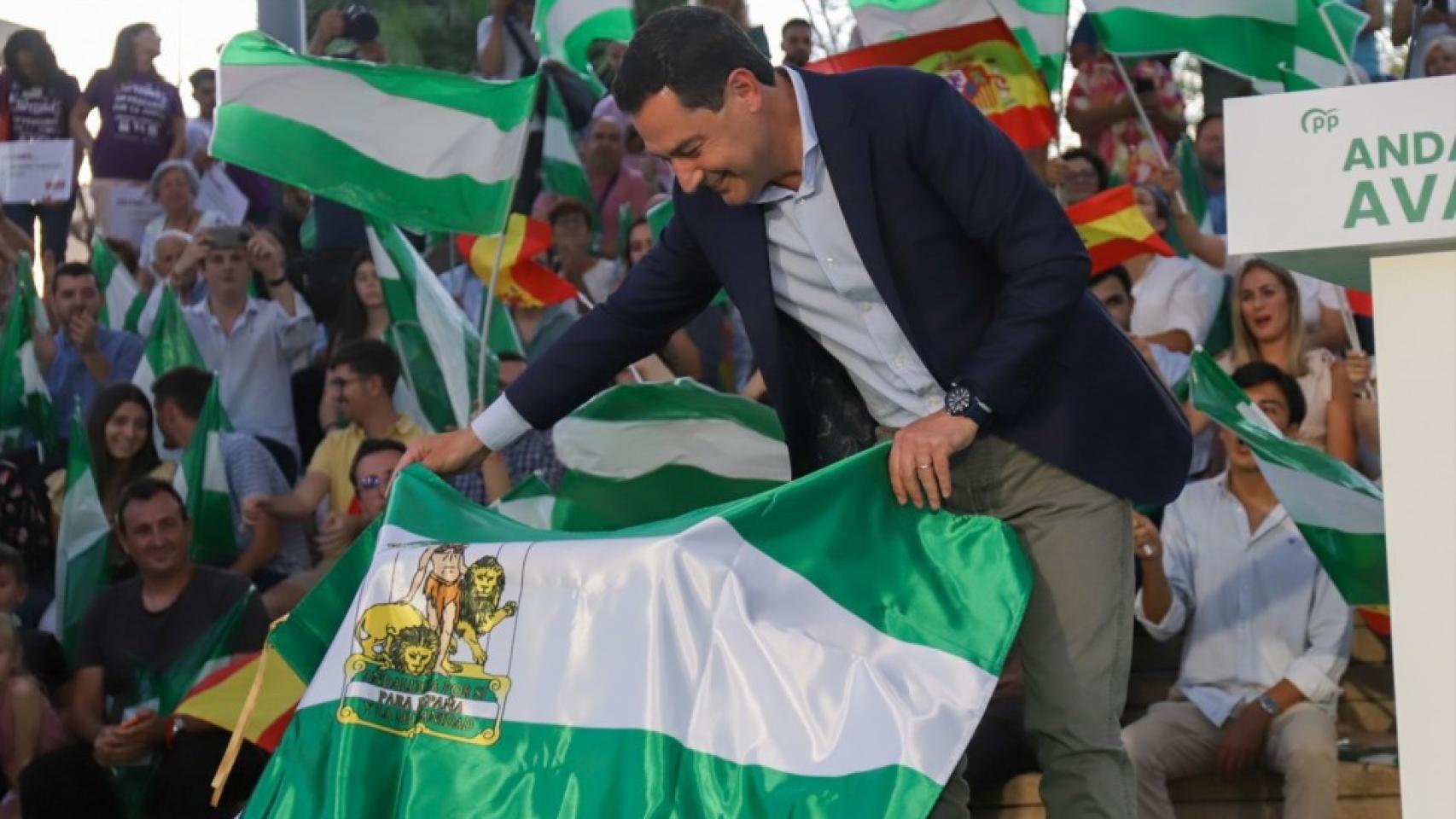 Andalucía celebra un 28F preelectoral con una entrega de medallas politizada y las elecciones fechadas para junio